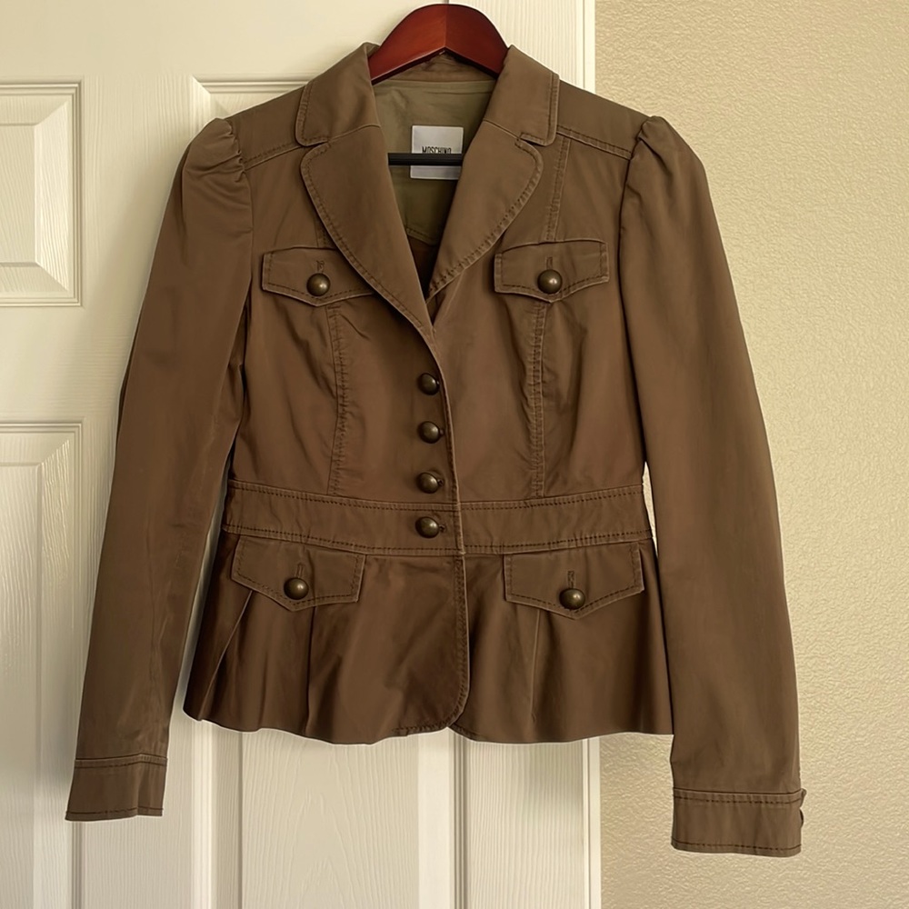 EUC Moschino Beautiful Fitted Jacket 🤩